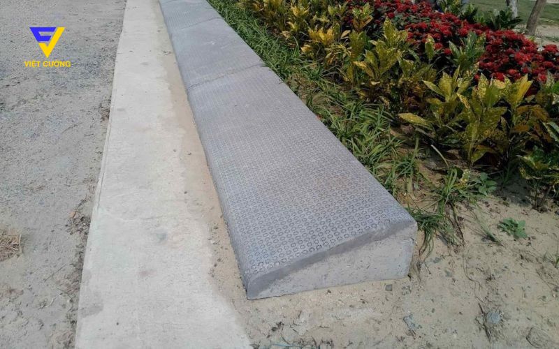 Điểm nổi bật của bó vỉa 23x26x100 (cm) so với dòng thông thường