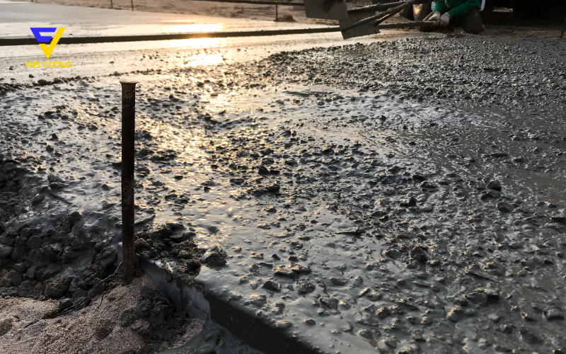 Các thành phần nguyên liệu quyết định trọng lượng bê tông tươi là gì?