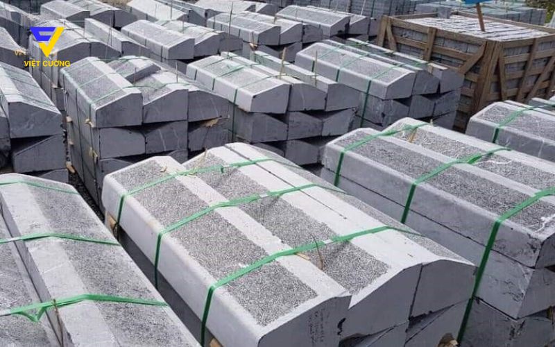 Bó vỉa 18x22x100 (cm) vuông