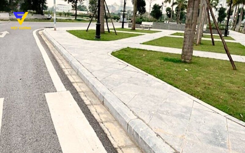 Ưu điểm của bó vỉa bê tông giả đá