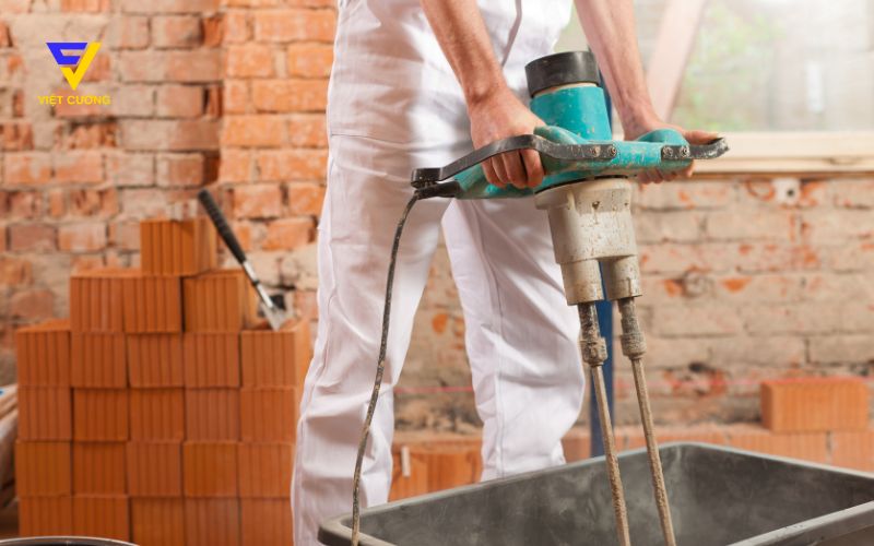 Vệ sinh toàn bộ hệ thống và dụng cụ sau khi trộn tại trạm