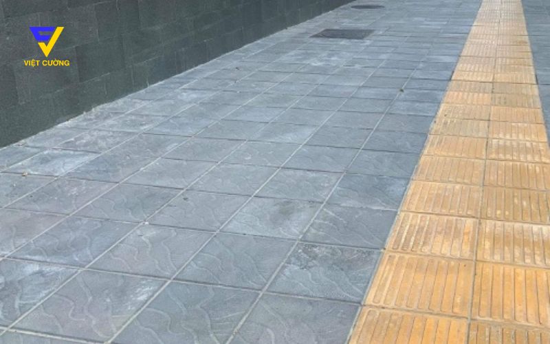 Ứng dụng thực tế của gạch giả trong vỉa hè đô thị