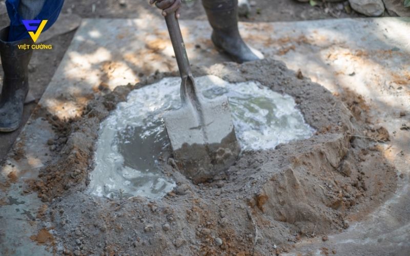 Nên đổ bê tông tươi hay bê tông tay